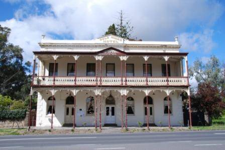 B6127 Gold Mines Hotel