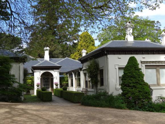 G13102 Duneira house entrance