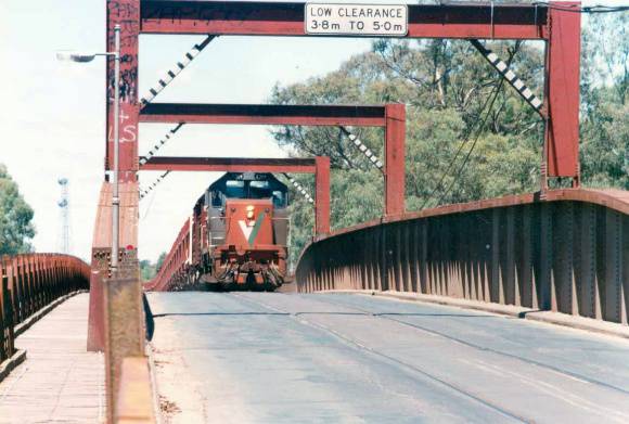 B7302 Echuca Bridge north end 