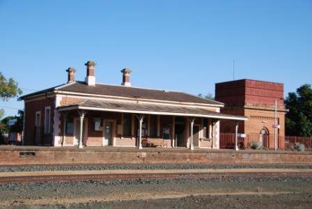 B4913 Railway Station & Square Water Tower