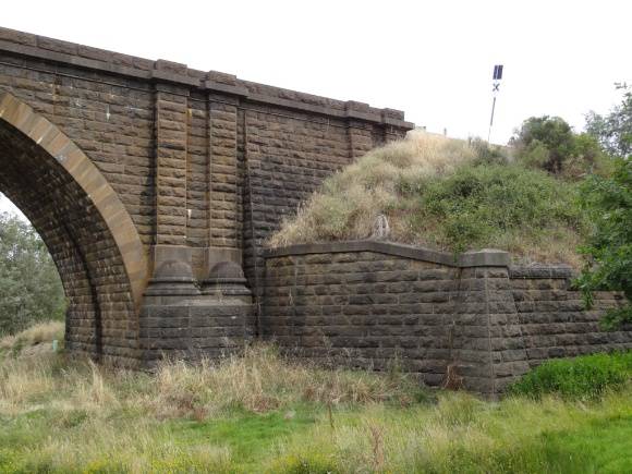 B2681 rail bridge over Riddell's Creek 