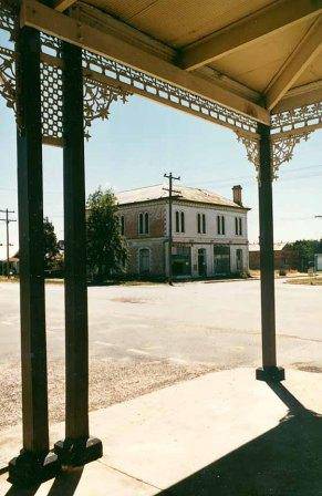 B3271 Frmr Grocery Store & Residence Murtoa 4.jpg