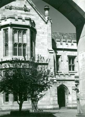 B6489 Melbourne University Buildings