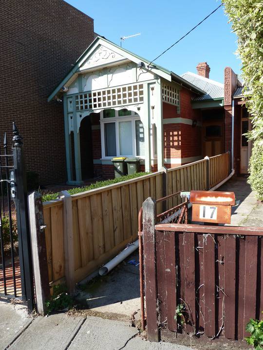 15 Bell St