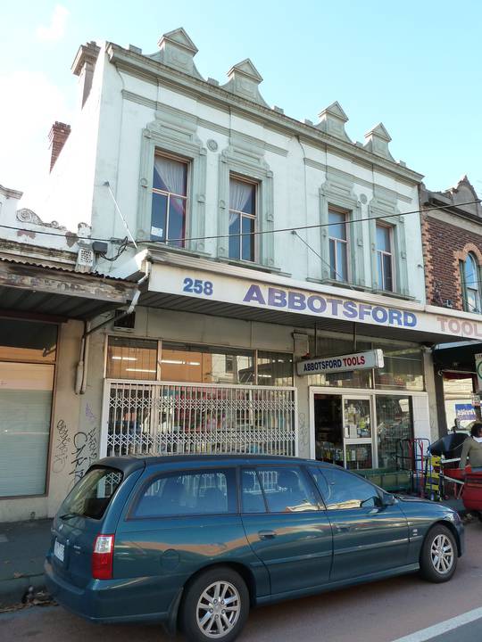 25-260 Johnston St