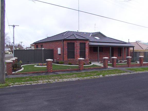 1/10 Steinfeld Street South