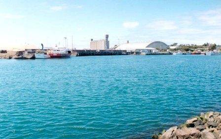 B6494 Fisherman's Breakwater SE View