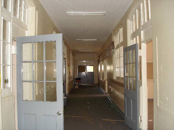 State school 2828 interior KJ 26 Jul 07 