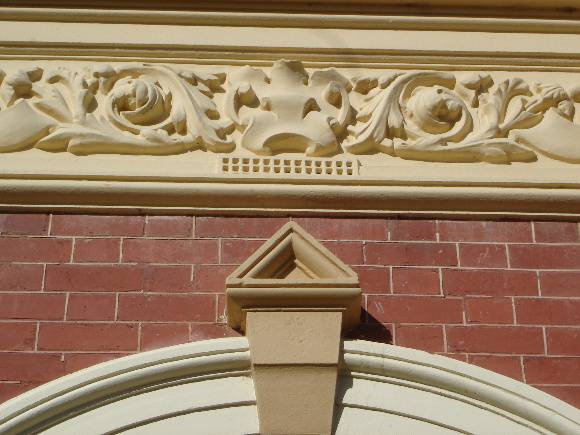 Maryborough Tech school detail exterior KJ 26 July 07  