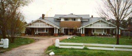 B6664 Kyneton Lodge