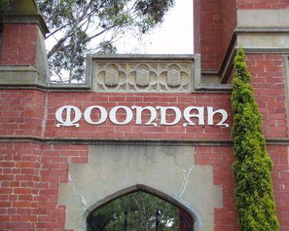 B1193 Moondah
