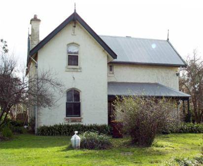 B2574 Christ Church Vicarage