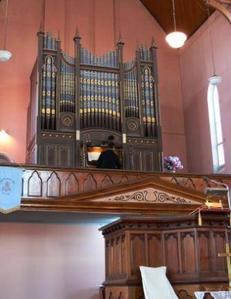 B2404 Uniting Church Pipe Organ