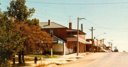 B7251 Camp St Beechworth