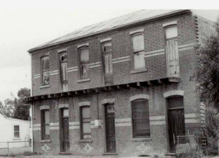 B7256 Victoria Hotel Barr St