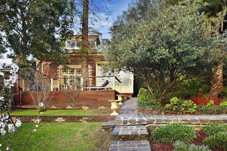 B3774 Yarroma House & Garden