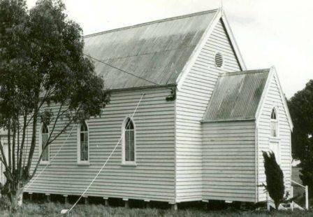 B2219 Holy Trinity Lutheran Church