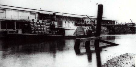 B2186 Echuca Wharf