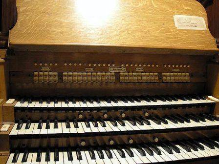 B3900 Fincham Organ
