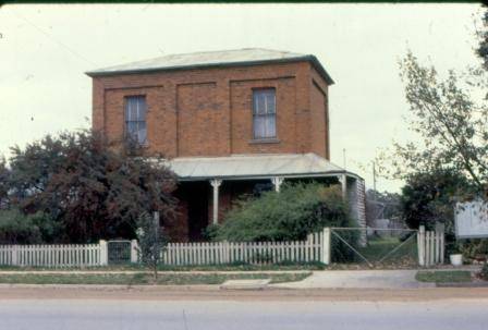 B1394 Old Mechanics Institute 