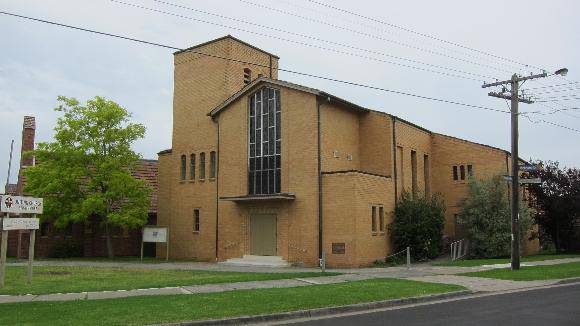 15-19 The Crossway, Strathmore