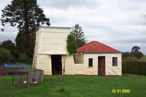 23192 Bassett Homestead Branxholme shed and tank stand 1397