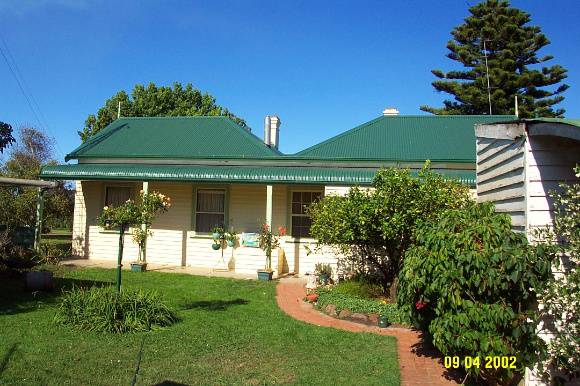 23304 Brae Park Branxholme rear 0723