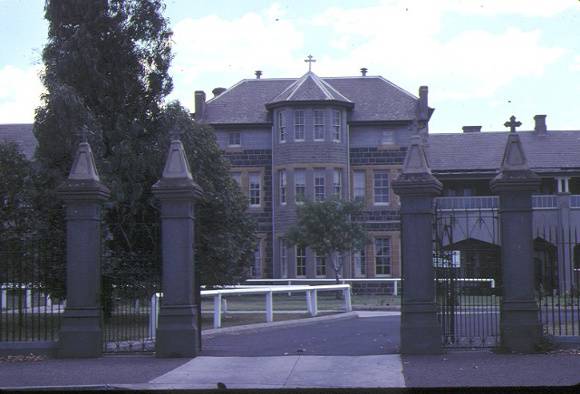 1 sacred heart convent & college retreat rd newtown front view