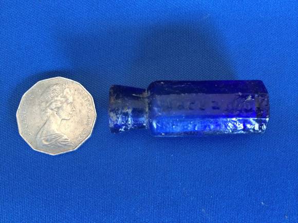 Photos of artefacts, 