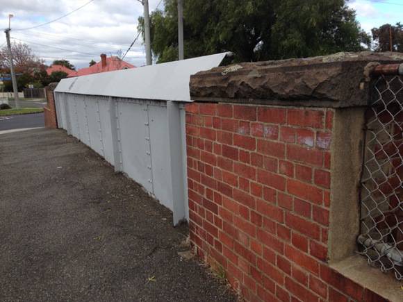 Road over rail bridge between Grice Cres and Napier St