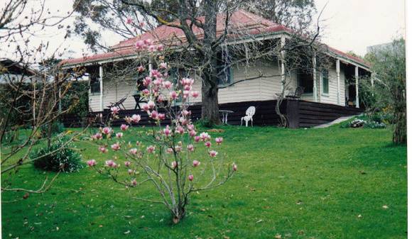 House and Planting Cott Bridge Strath Rd Colour 1 - Shire of Eltham Heritage Study 1992