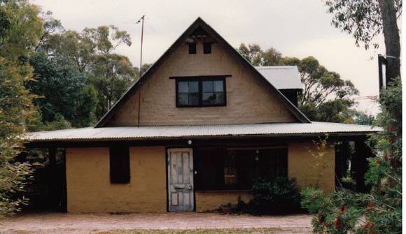 Adobe residence and Batemans Studio 57 Dodd St Colour 4 - Shire of Eltham Heritage Study 1992