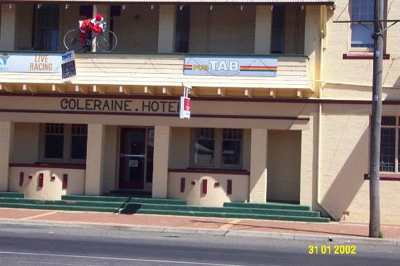23065 Coleraine Hotel 0415