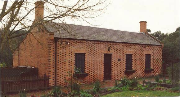 Shillinghaw Cottage Main Rd Eltham Colour 2 - Shire of Eltham Heritage Study 1992