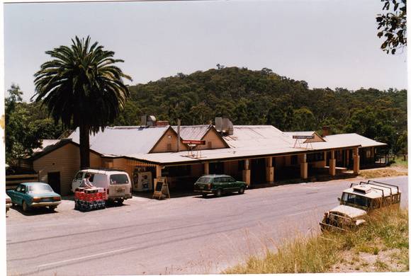 St Andrews Hotel Palm KangGround St Andrews Rd Black & White 4 - Shire of Eltham Heritage Study 1992