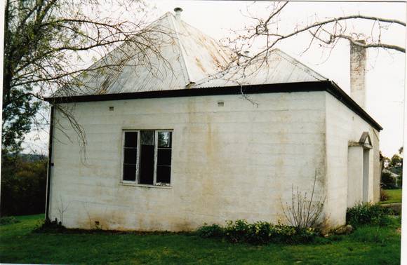 Residence Studio 30 Lavender Park Rd Colour 1 - Shire of Eltham Heritage Study 1992