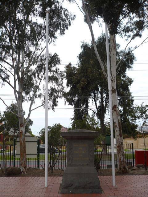 Essendon Primary School No.483 war memorial