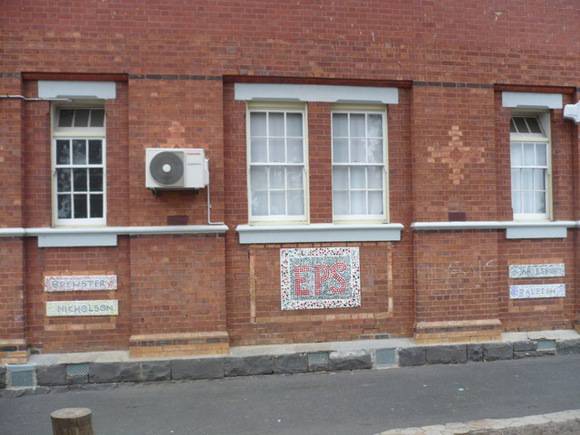 Essendon Primary School No.483 1922 block showing earlier nineteenth century windows