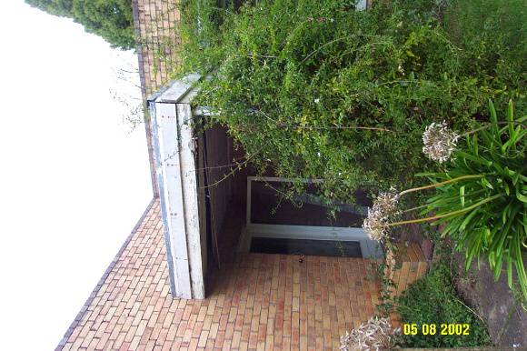 23643 Eaton Park Glenthompson front door 1223