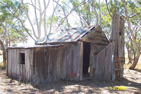 23309 Englefield Sawmill Hut Balmoral 2382
