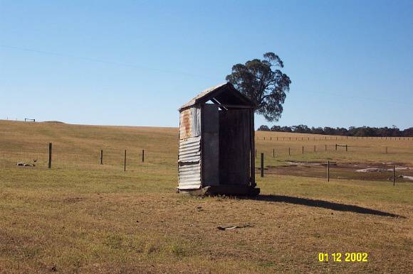 23434 Glendinning Homestead Balmoral woolshed dunny 2145
