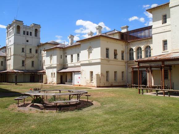 H1223 ARADALE LHA 2015 2.JPG