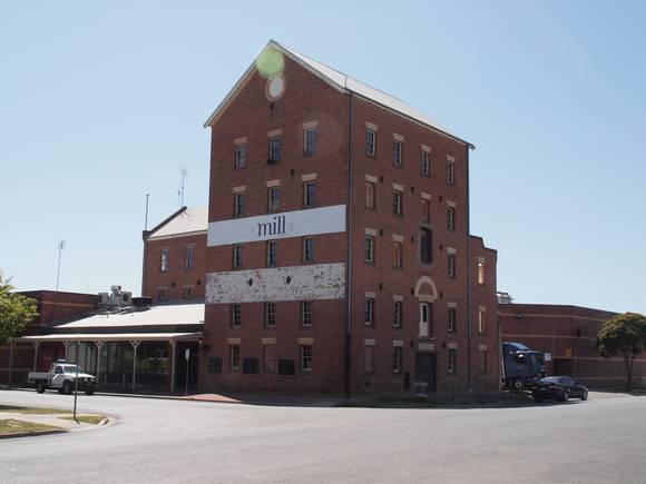 H1072 ECHUCA FLOUR MILL LHA 2015 1.JPG