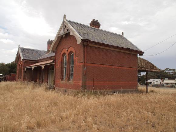 H1590 FORMER RUPANYUP RAILWAY STATION LHA 2015 1.JPG