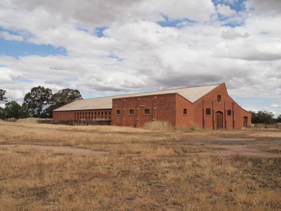 H0480 THE WOOLSHED LHA 2015 1.JPG