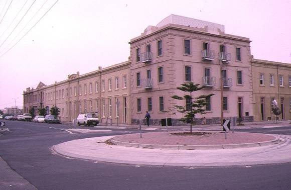 1 former swallow & ariell biscuit factory stokes street port melb corner building jun1995