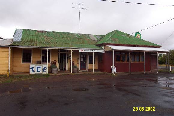 23295 Junction Hotel Branxholme 0563