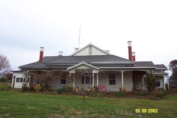 23419 Lovatdale Glenthompson facade 1232