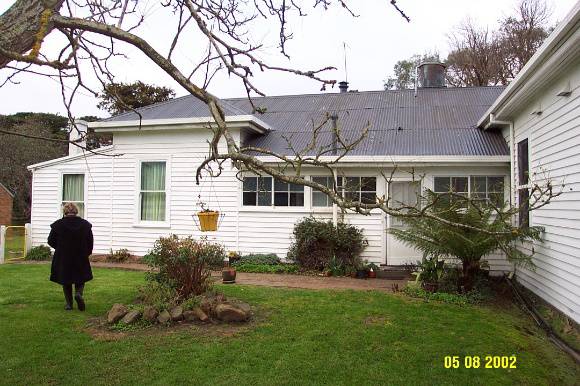 23419 Lovatdale Glenthompson courtyard 1237