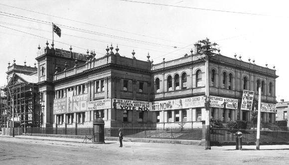 trades-hall-1916.jpg